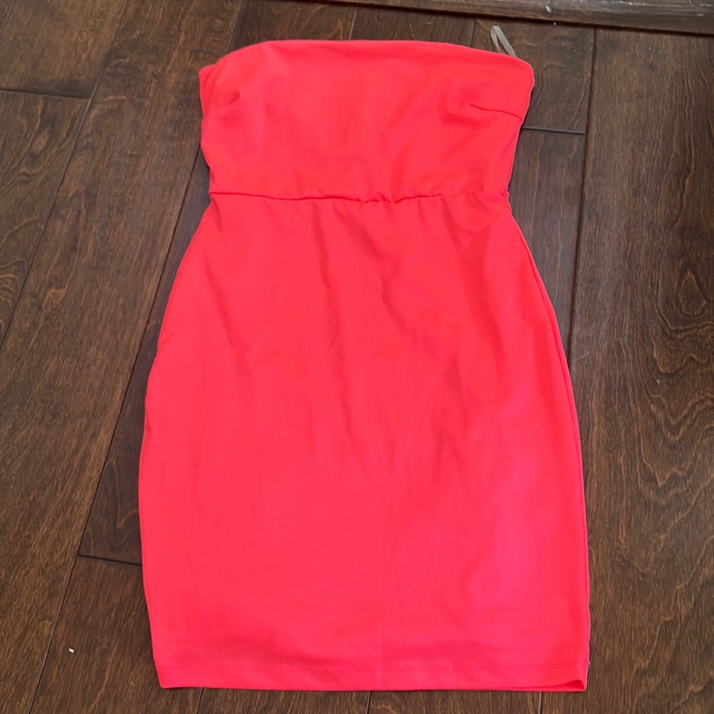 Neon pink tight dress!